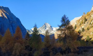 Hochtour Großglockner - beim Parkplatz Lucknerhaus mit Rückblick Glockner Hochtour Großglockner - beim Parkplatz Lucknerhaus mit Rückblick Glockner