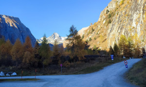 Hochtour Großglockner - beim Parkplatz Lucknerhaus mit Rückblick Glockner Hochtour Großglockner - beim Parkplatz Lucknerhaus mit Rückblick Glockner
