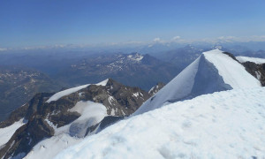 Piz Palü Überschreitung - Hauptgipfel, mit Blick zum Ostgipfel Piz Palü Überschreitung - Hauptgipfel, mit Blick zum Ostgipfel