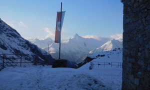Etappe 2 - Start von der Hütte, Blick zum Lasörling Etappe 2 - Start von der Hütte, Blick zum Lasörling