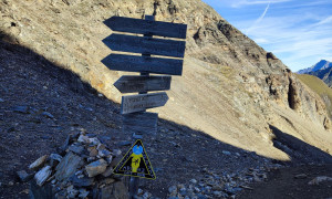 Wilde Kreuzspitze, Wurmaulspitze - Rauhtaljoch, Wegweiser