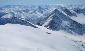 Skihochtour Dreiherrrenspitze - Blick zur Vorderen Gubachspitze, Reggentörl und Nördliche Malhalmspitze Skihochtour Dreiherrrenspitze - Blick zur Vorderen Gubachspitze, Reggentörl und Nördliche Malhalmspitze