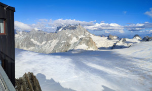 Hochtour Mont Blanc - Cosmiques-Hütte, Blick zu Grandes Jorasses