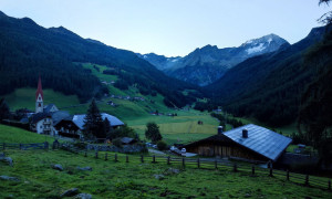 Bergtour Durreck - Start in Rein in Taufers mit Blick zum Hochgall