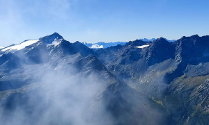 Bergtour Durreck - Gipfelsieg, mit Blick zum Schneebigen Nock