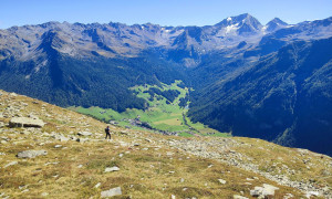 Bergtour Durreck - Abstieg, Blick nach Rein in Taufers und Hochgall