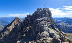Bergtour Quirl - Gipfelsieg, mit Blick zum Ostgipfel