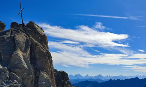 Bergtour Quirl - Gipfelsieg, mit Blick zu den Sextner Dolomiten